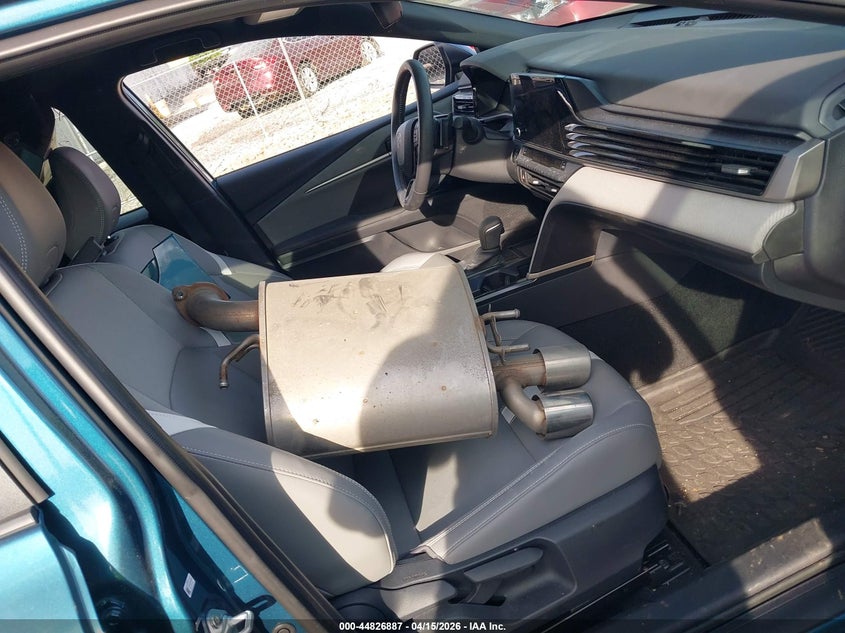 2025 TOYOTA Camry image 4