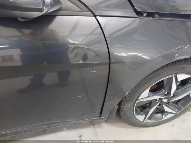 2023 HYUNDAI Elantra image 18