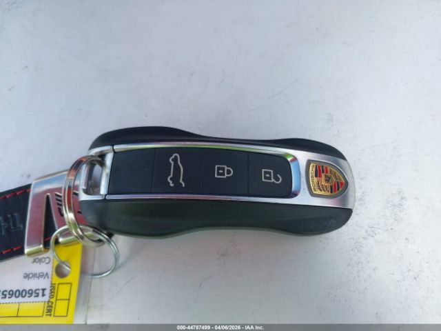 2022 PORSCHE Cayenne image 11