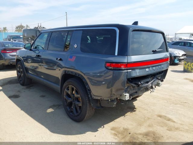 2023 RIVIAN R1S image 3