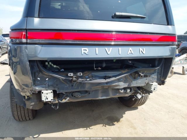 2023 RIVIAN R1S image 6