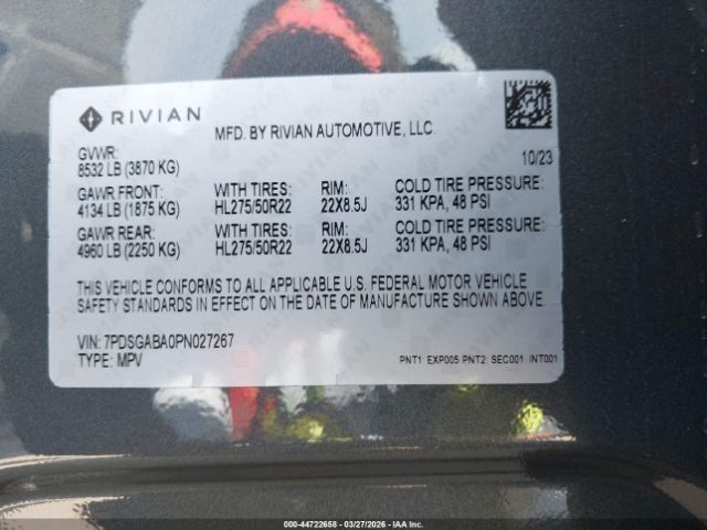 2023 RIVIAN R1S image 9