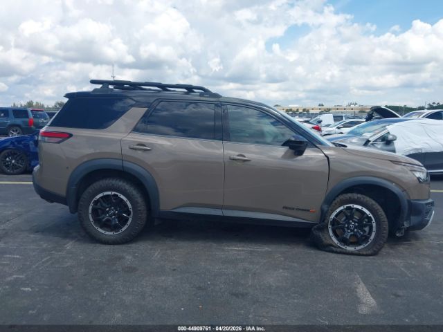 2023 NISSAN Pathfinder image 13