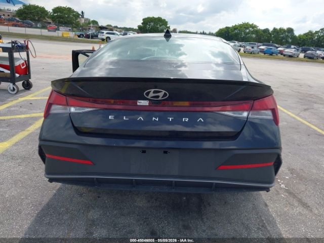 2026 HYUNDAI Elantra image 17