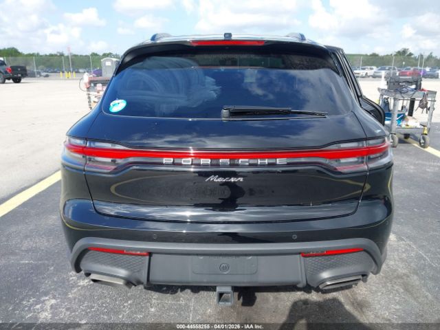 2025 PORSCHE Macan image 16