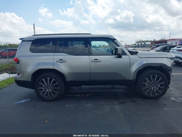 2024 LEXUS GX image 14